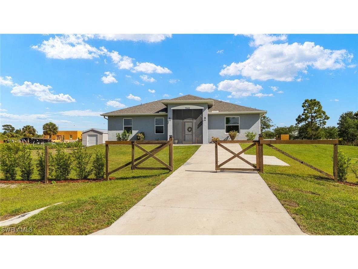 7942 16th Place Labelle FL 33935 225035378 image1