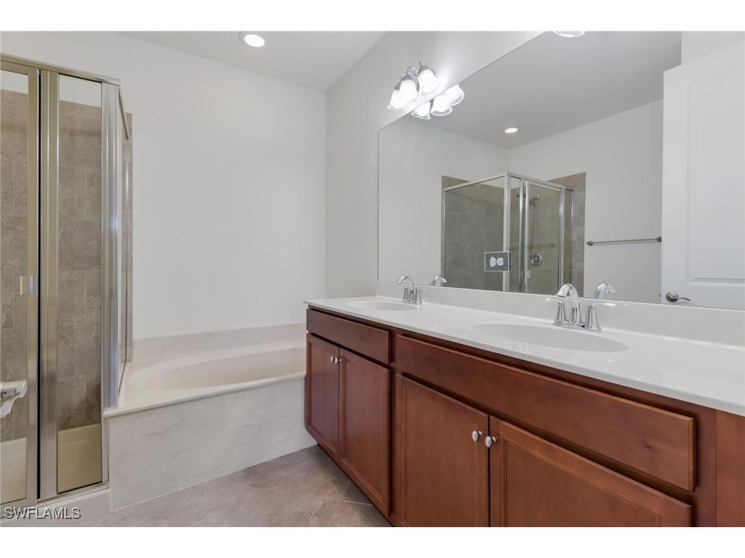 7948 Bristol Circle Naples FL 34120 225071954 image15