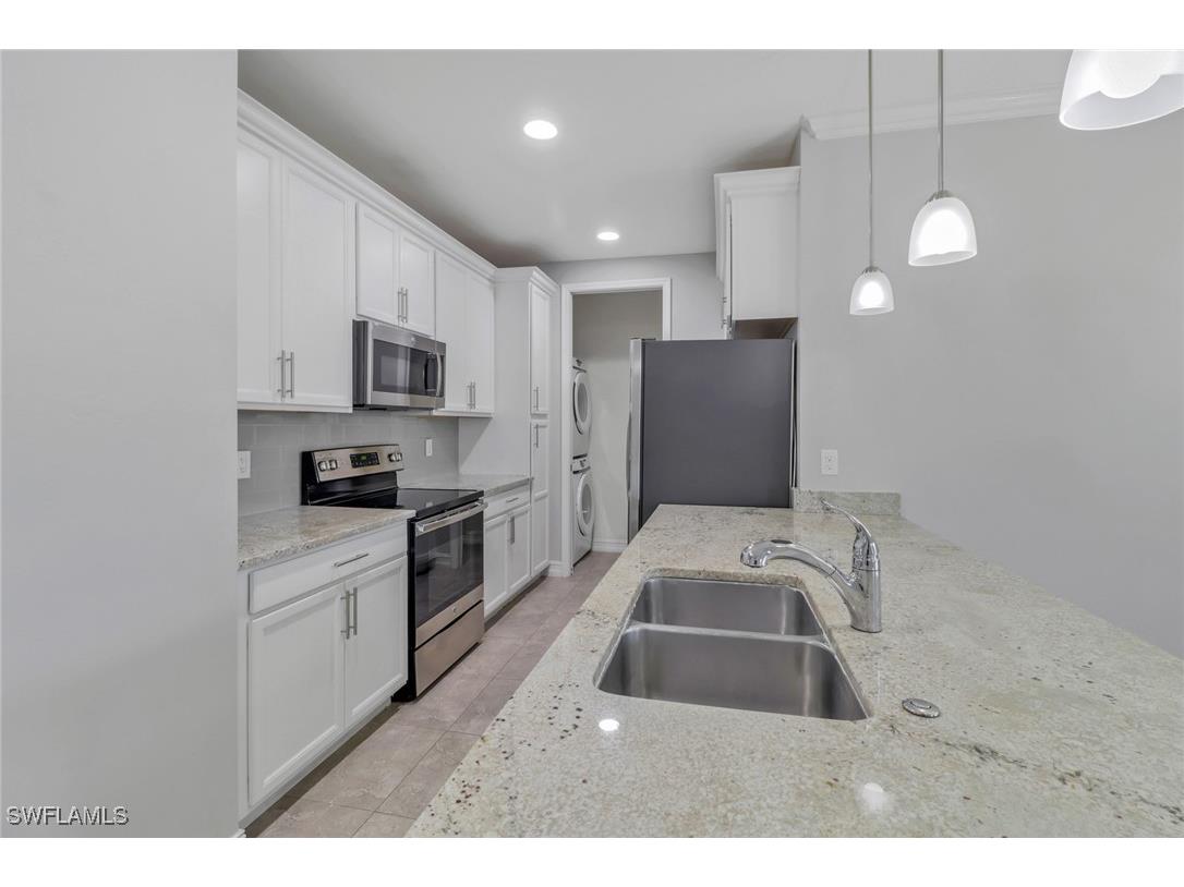 7948 Bristol Circle Naples FL 34120 225071954 image4