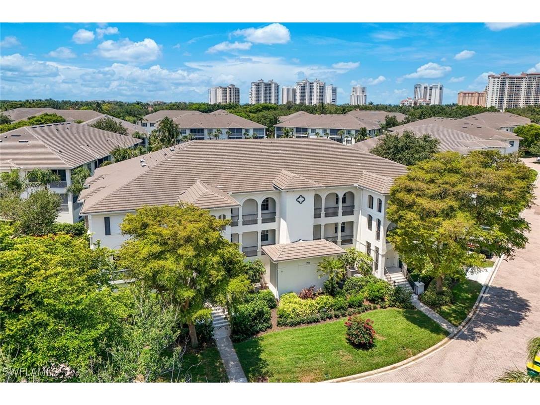 795 Bentwater Circle #202 Naples FL 34108 225076518 image1