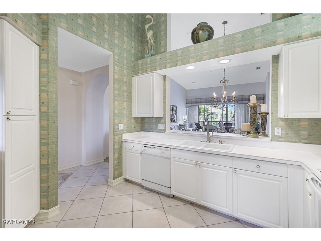 795 Bentwater Circle #202 Naples FL 34108 225076518 image14