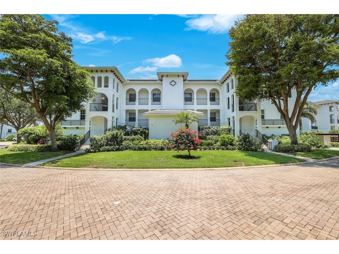 795 Bentwater Circle #202 Naples FL 34108 225076518 image3