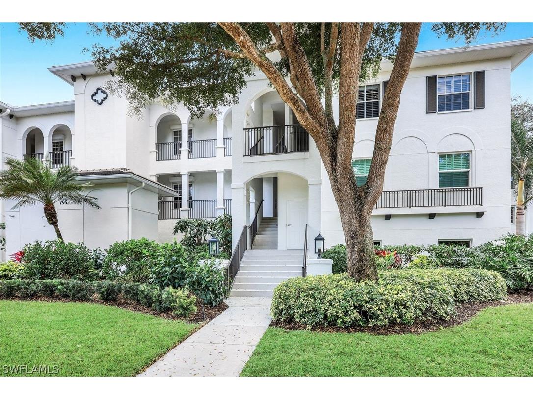 795 Bentwater Circle #204 Naples FL 34108 225083324 image1