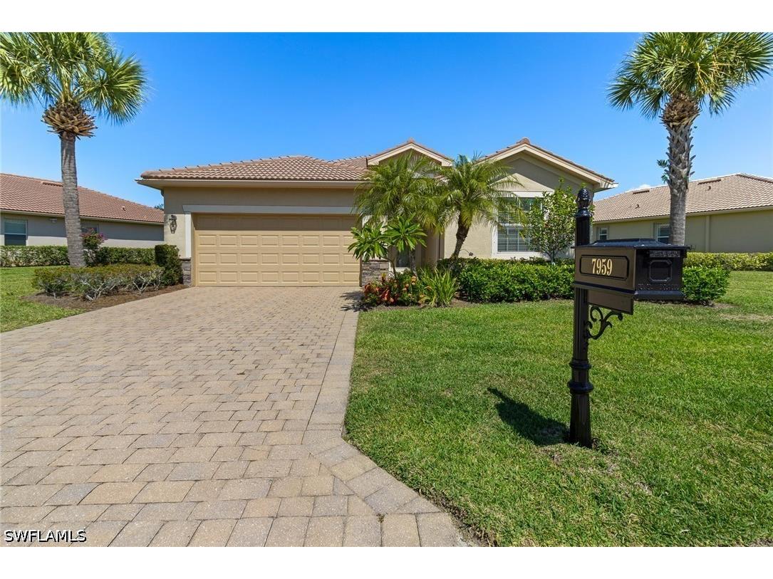 7959 Princeton Drive Naples FL 34104 226022723 image1