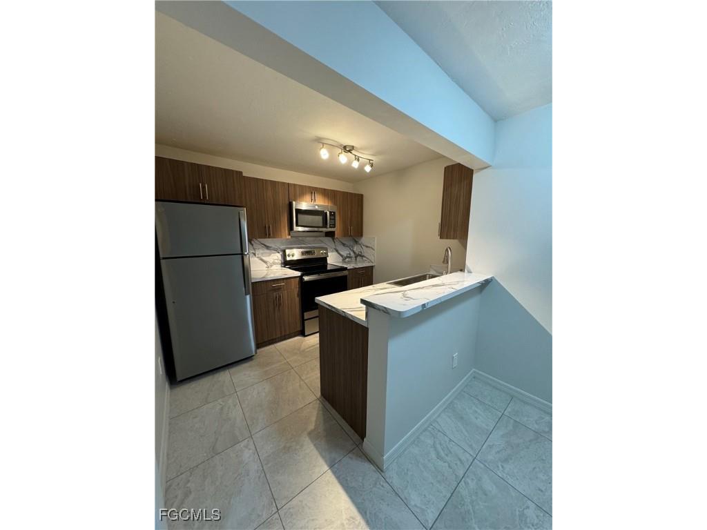 7961 Gladiolus Drive Fort Myers FL 33908 2026005348 image8