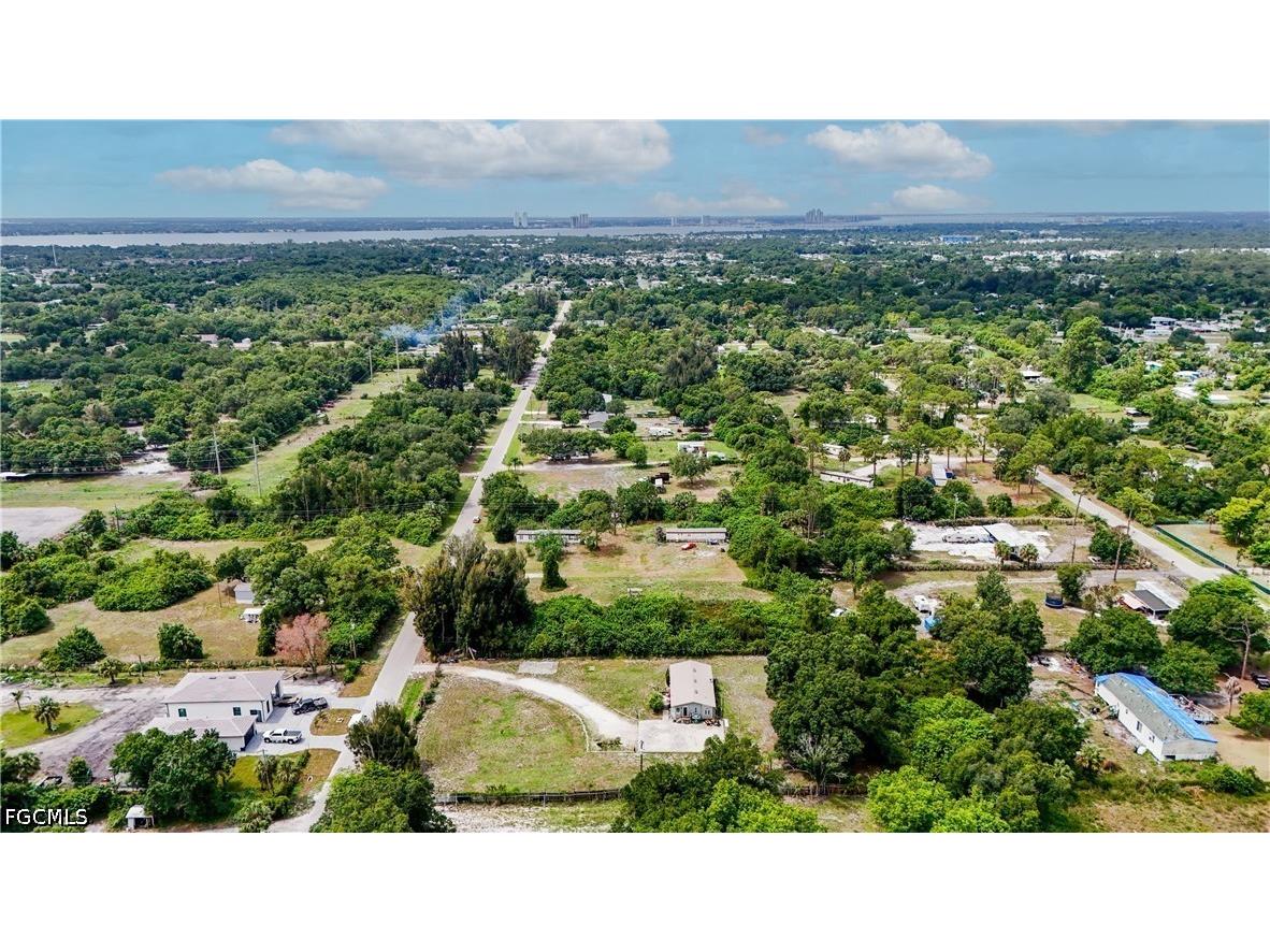 7962 Bartholomew Drive North Fort Myers FL 33917 2026026034 image27