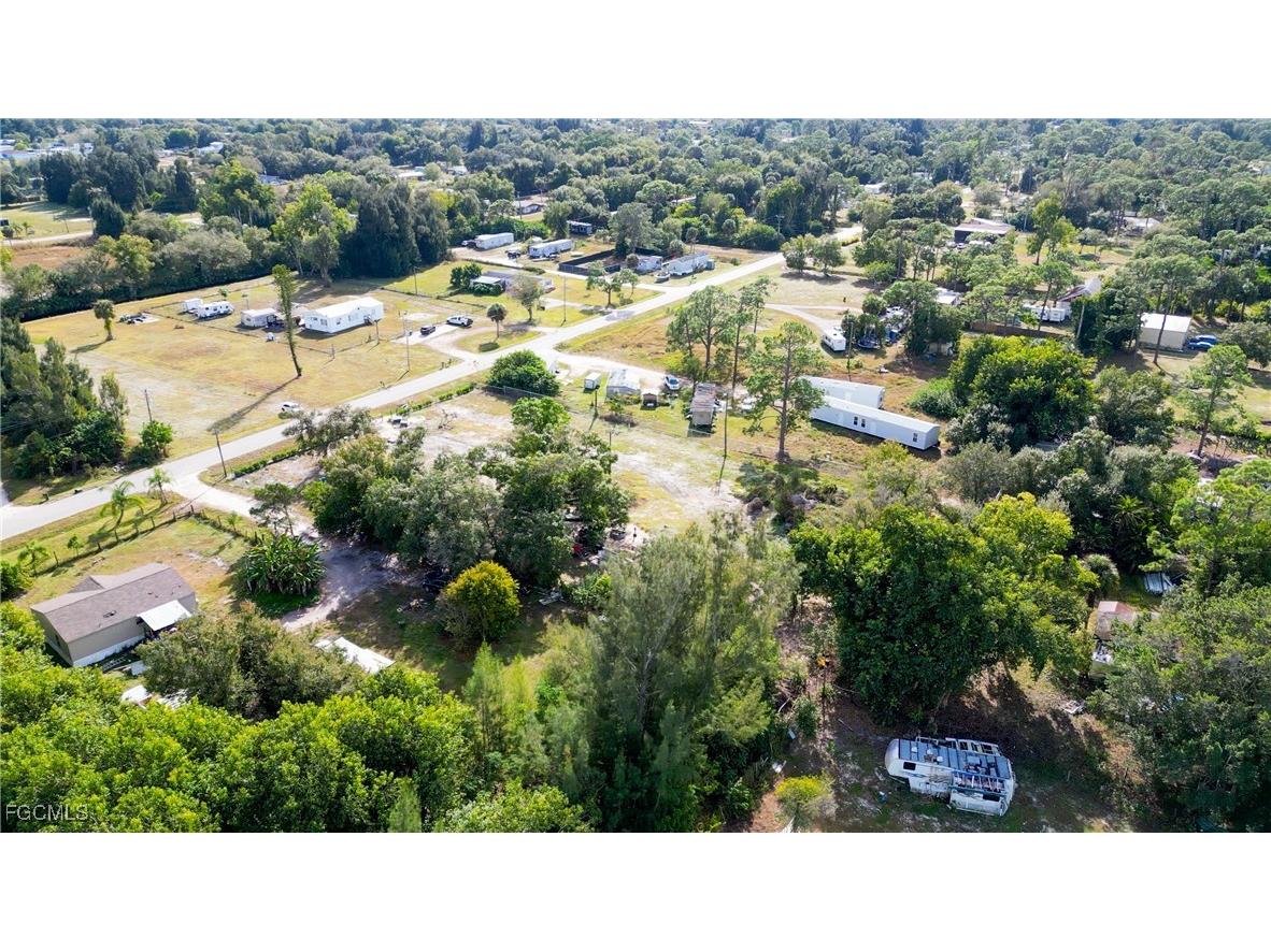 7978 Marx Drive North Fort Myers FL 33917 2025024439 image10