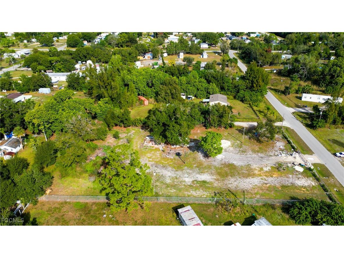 7978 Marx Drive North Fort Myers FL 33917 2025024439 image14