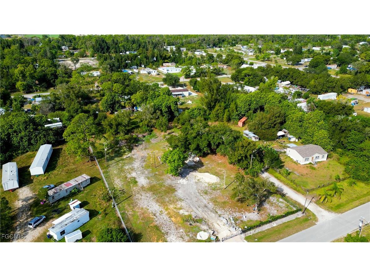 7978 Marx Drive North Fort Myers FL 33917 2025024439 image16