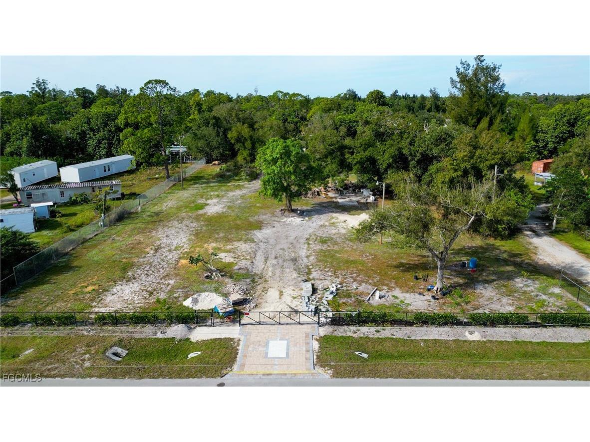 7978 Marx Drive North Fort Myers FL 33917 2025024439 image4
