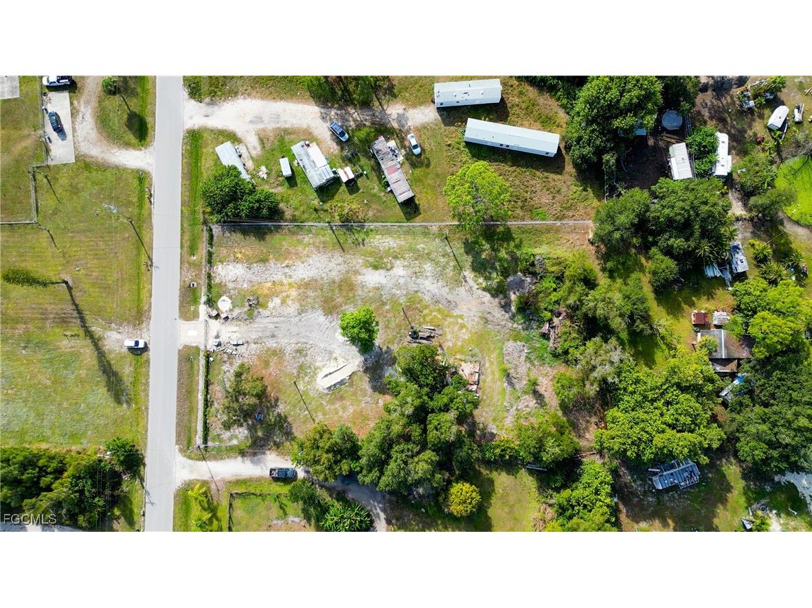 7978 Marx Drive North Fort Myers FL 33917 2025024439 image5