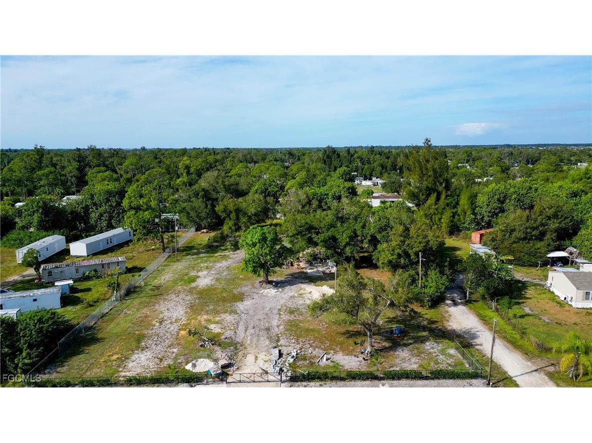 7978 Marx Drive North Fort Myers FL 33917 2025024439 image8