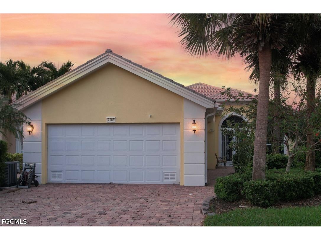 7983 Valentina Court Naples FL 34114 2026016299 image1
