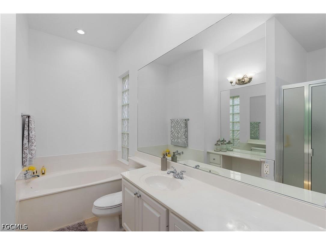7983 Valentina Court Naples FL 34114 2026016299 image32