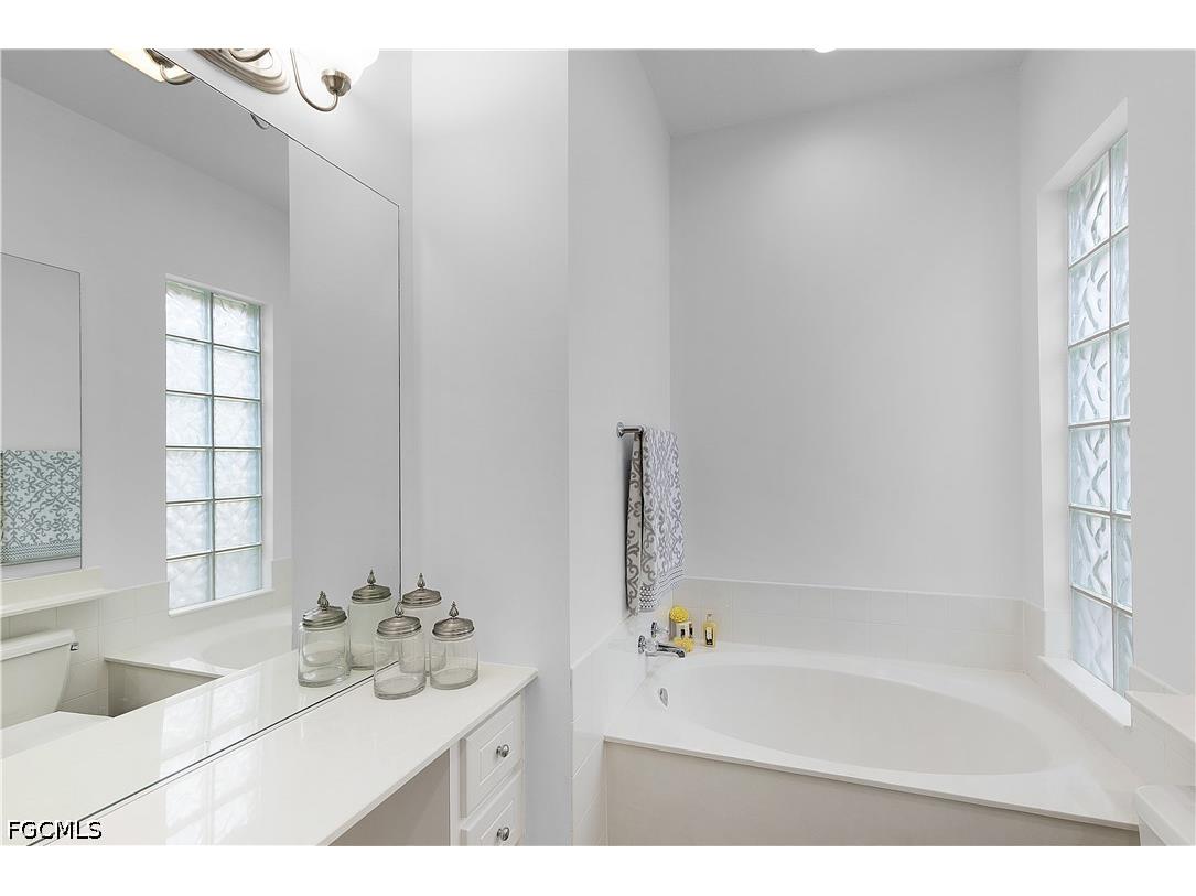 7983 Valentina Court Naples FL 34114 2026016299 image35