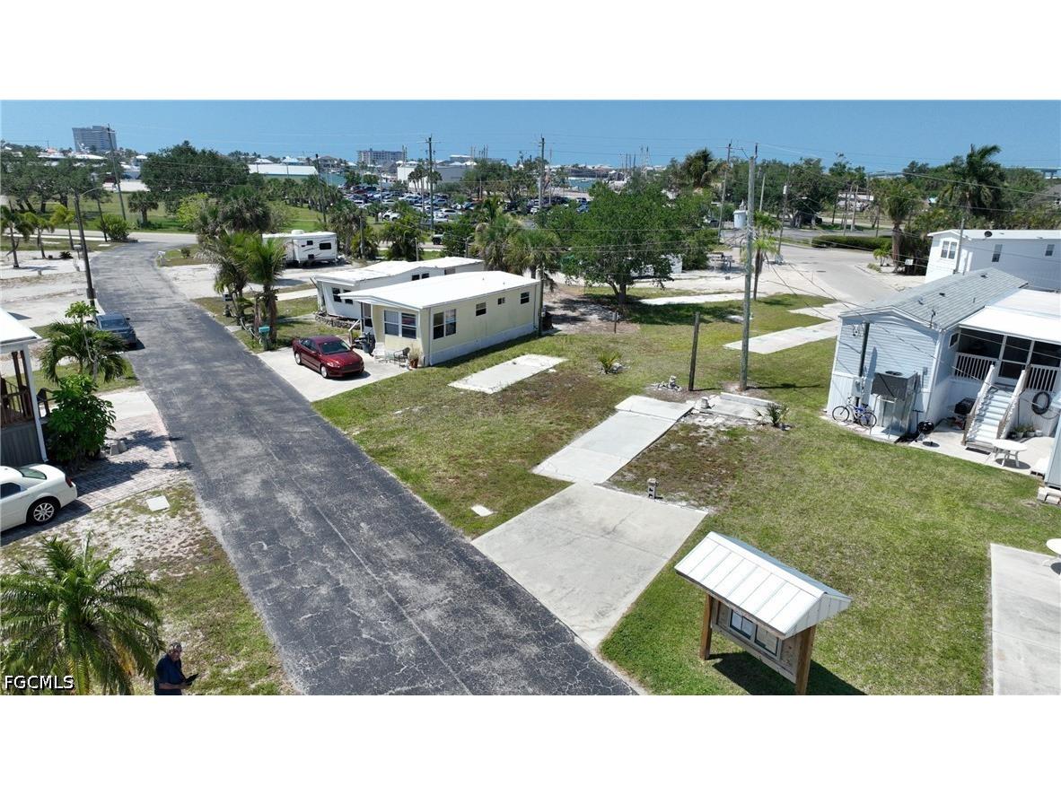 8 Helen Lane Fort Myers Beach FL 33931 2026018474 image18
