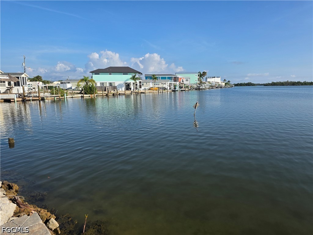 8 Helen Lane Fort Myers Beach FL 33931 2026018474 image4