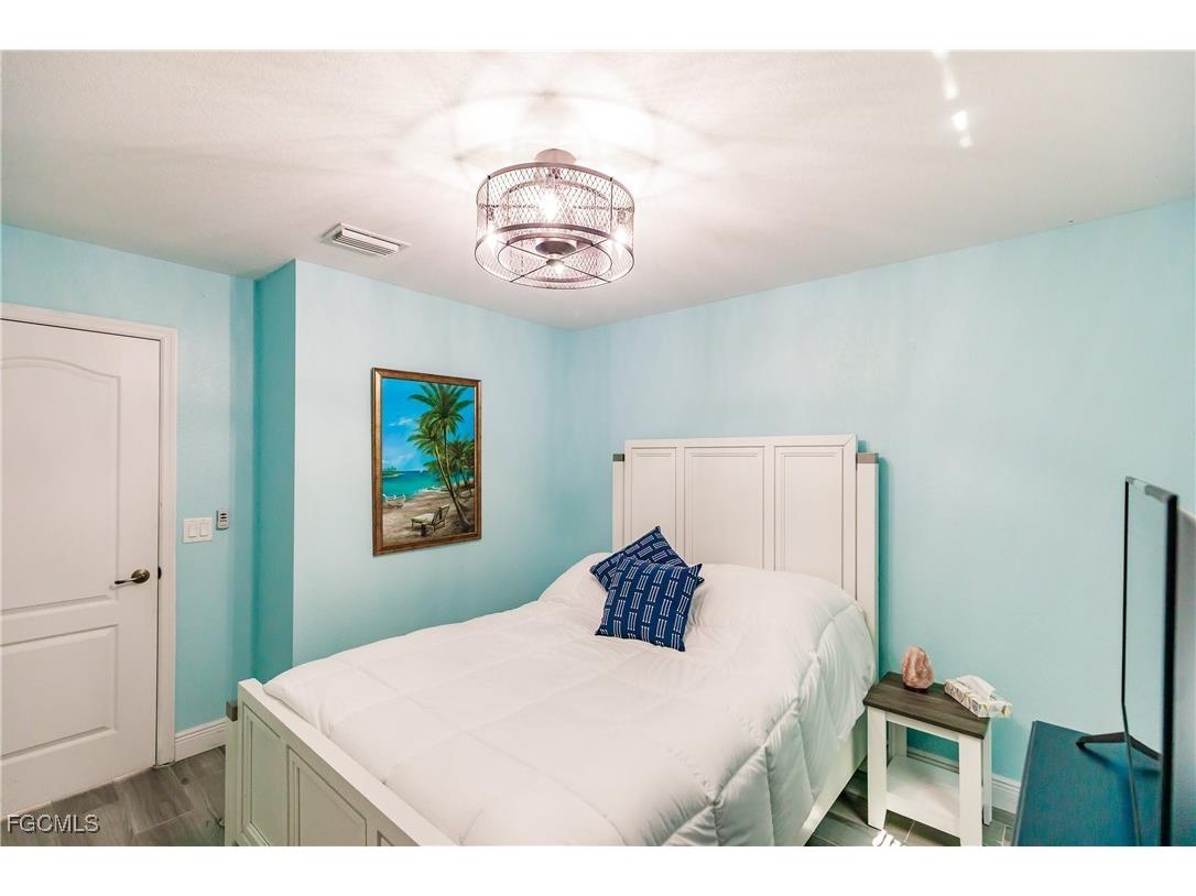 8 NE 8th Place Cape Coral FL 33909 2025009820 image16