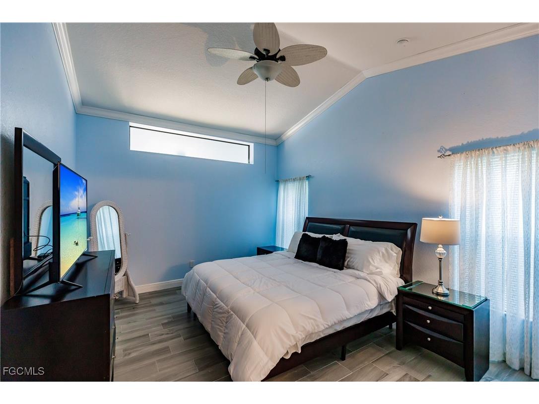 8 NE 8th Place Cape Coral FL 33909 2025009820 image18