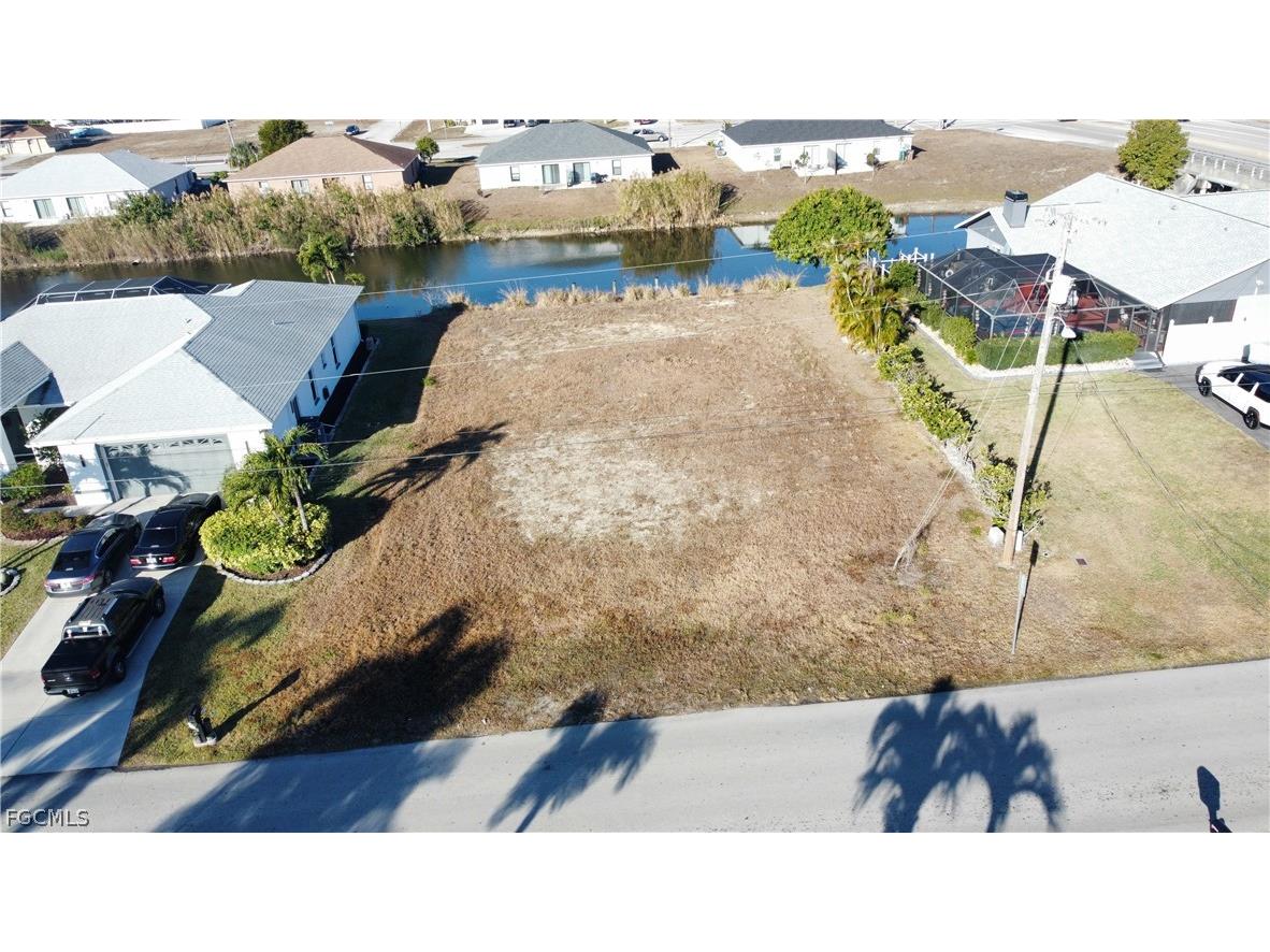 8 SE 8th Place Cape Coral FL 33990 2026006304 image1