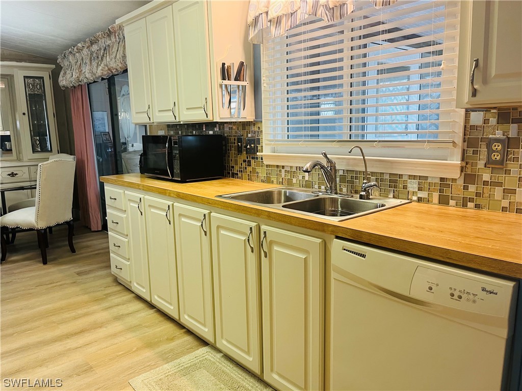 80 Pacific Way #80 Naples FL 34104 223053966 image1