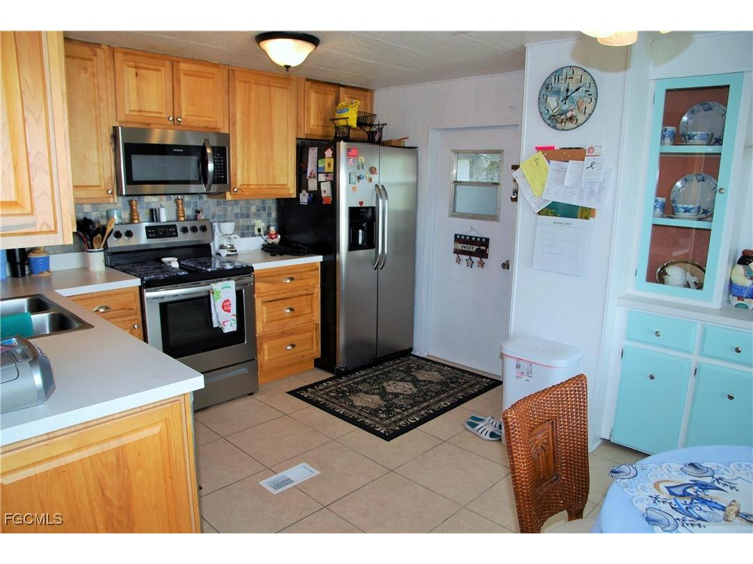 80 Snead Drive North Fort Myers FL 33903 2025015701 image10