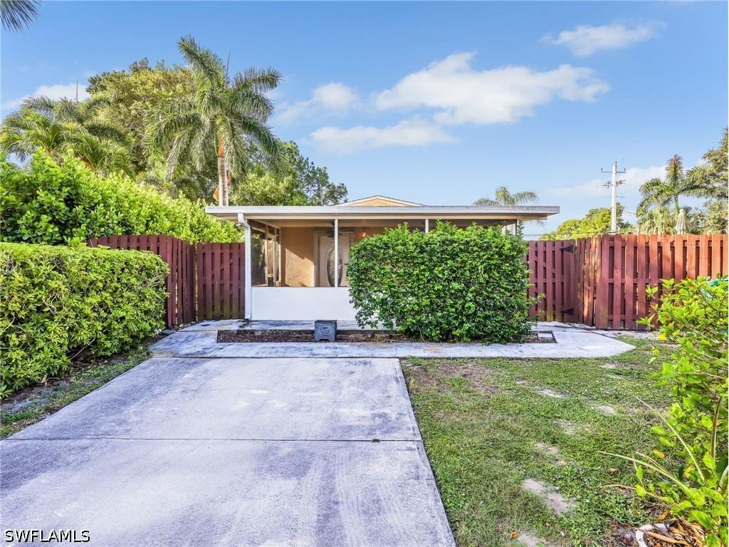 800 102nd Avenue N Naples FL 34108 226023807 image1