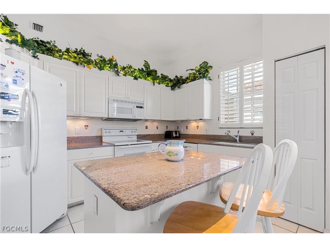 800 L Ambiance Circle #208 Naples FL 34108 2026013448 image7