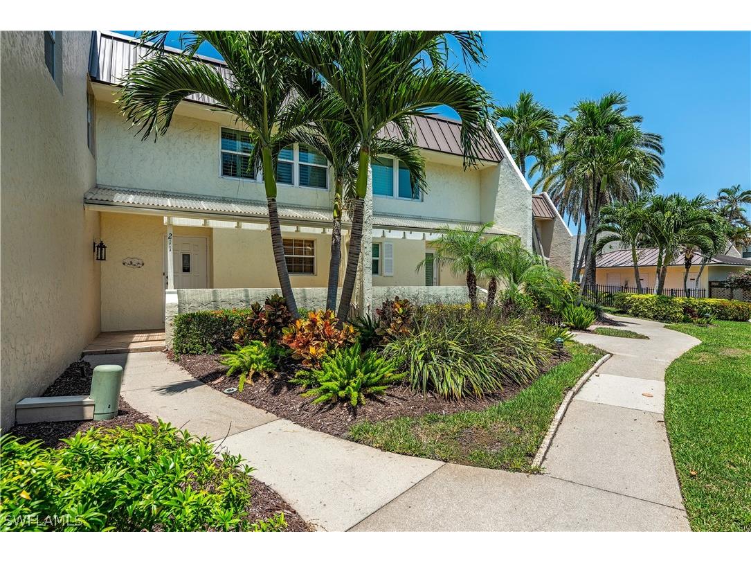 800 River Point Drive #211 Naples FL 34102 224045691 image1