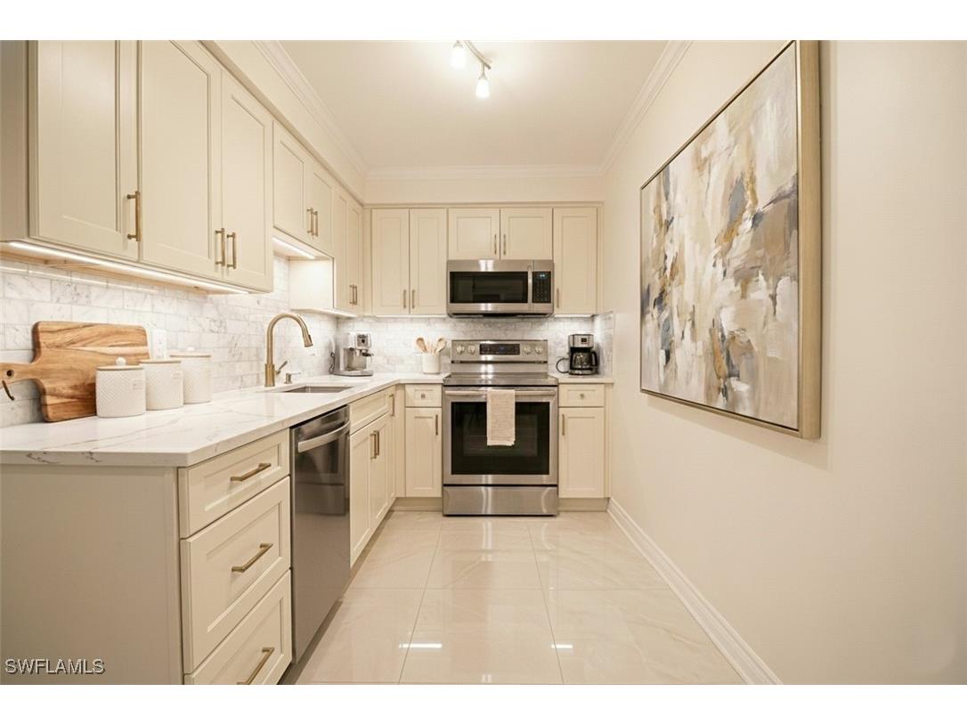 800 S Golf Drive #N205 Naples FL 34102 225081786 image12