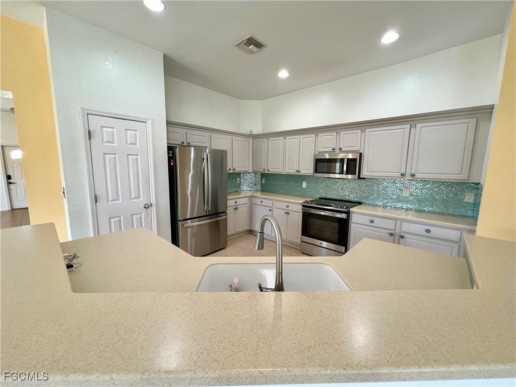 8000 Fountain Mist Boulevard Lehigh Acres FL 33972 2025016531 image6