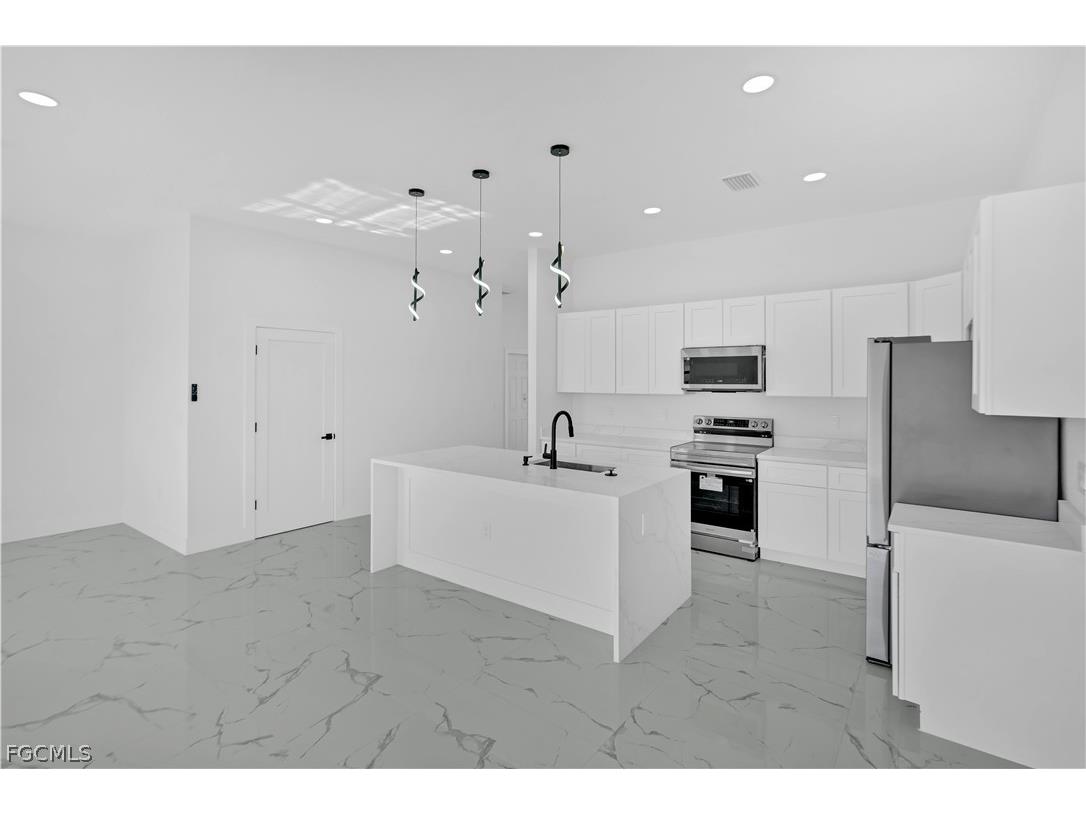 8004 Olive Circle Labelle FL 33935 2025018786 image23