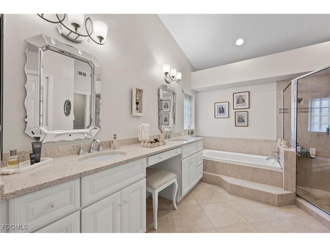 8009 Breton Circle Fort Myers FL 33912 2025023020 image16