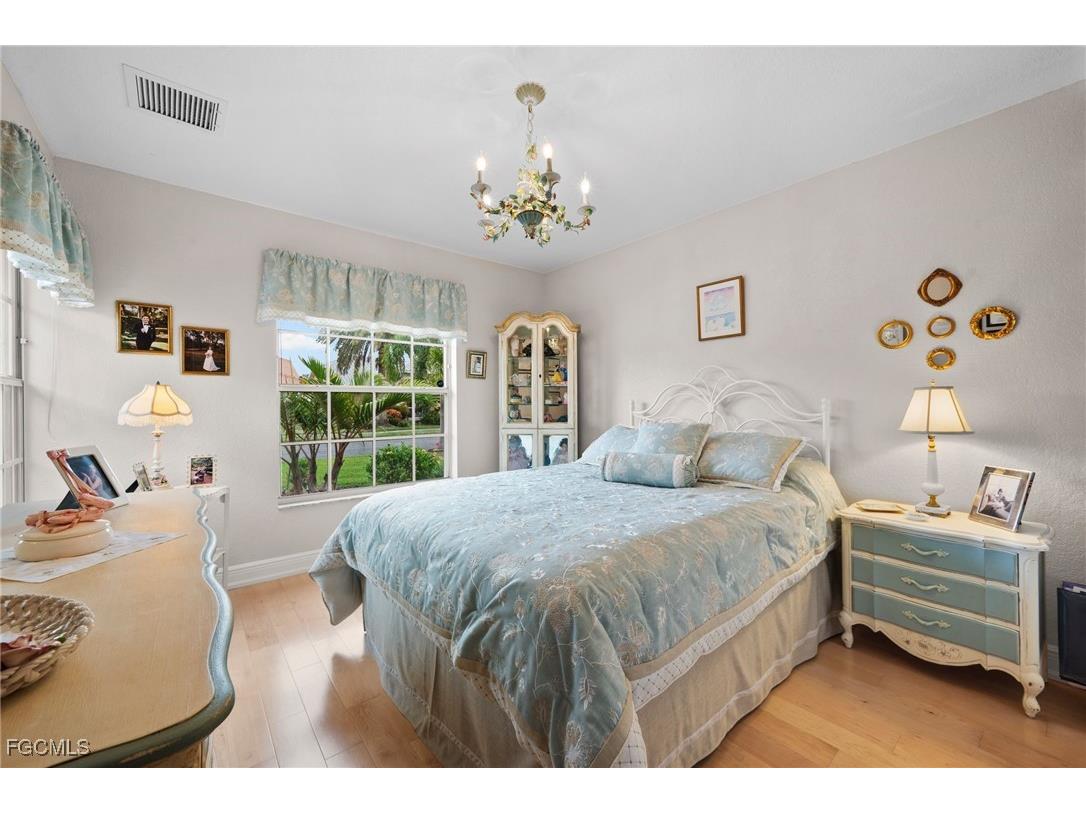 8009 Breton Circle Fort Myers FL 33912 2025023020 image19