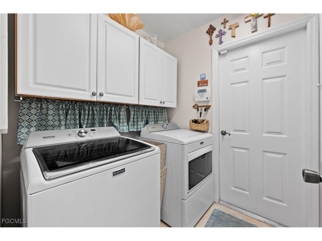 8009 Breton Circle Fort Myers FL 33912 2025023020 image22