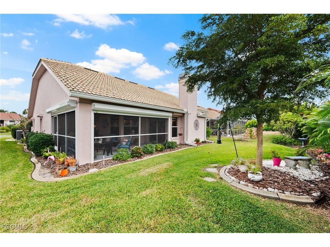 8009 Breton Circle Fort Myers FL 33912 2025023020 image24