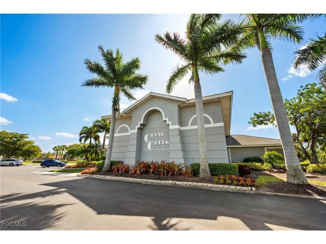 8009 Breton Circle Fort Myers FL 33912 2025023020 image27