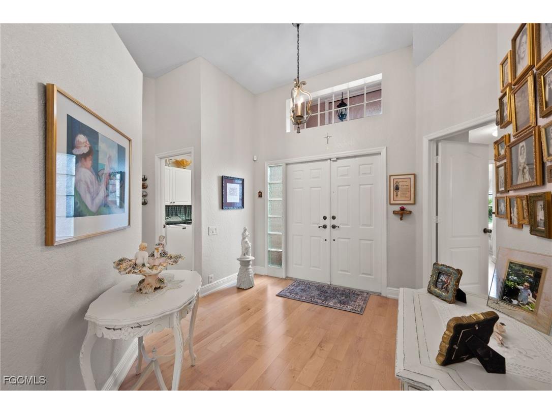8009 Breton Circle Fort Myers FL 33912 2025023020 image3