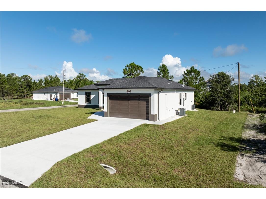 801 E 9th Street Lehigh Acres FL 33972 2025013276 image2