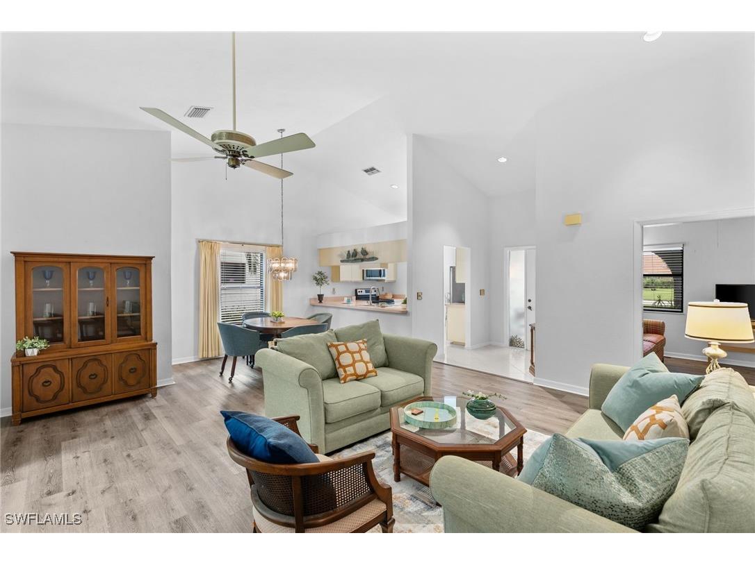 801 Kings Way Naples FL 34104 224076249 image1
