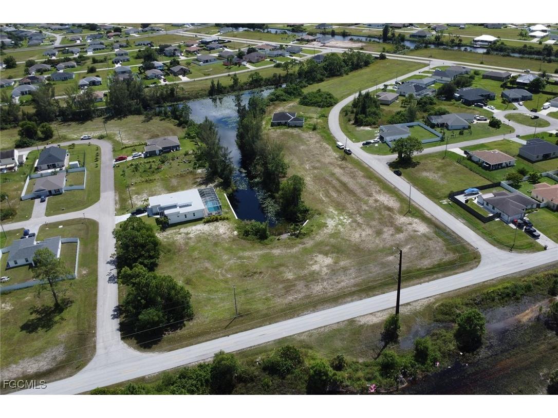 801 NE 38th Terrace Cape Coral FL 33909 2025011279 image2