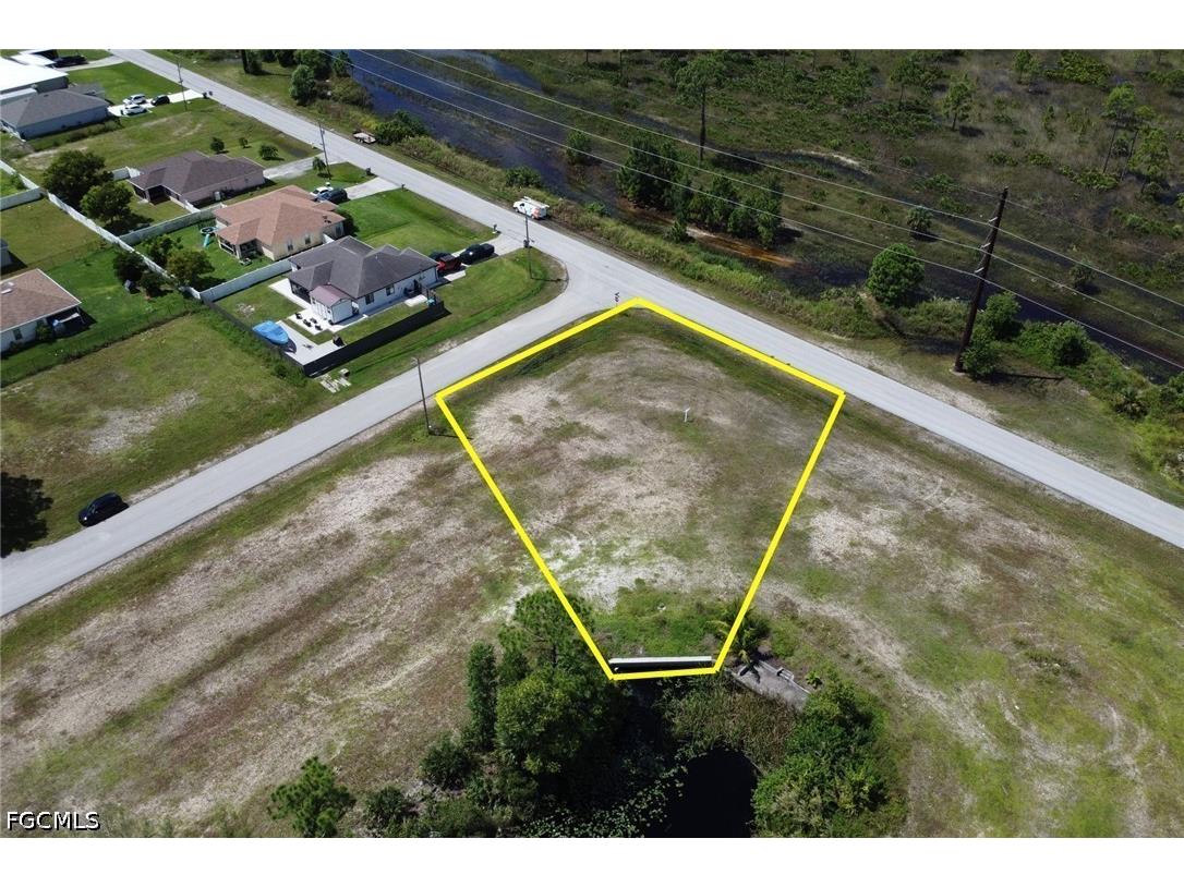 801 NE 38th Terrace Cape Coral FL 33909 2026029274 image6