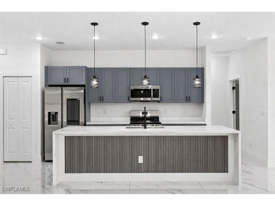 801 Pinecastle Drive Lehigh Acres FL 33974 226005467 image2