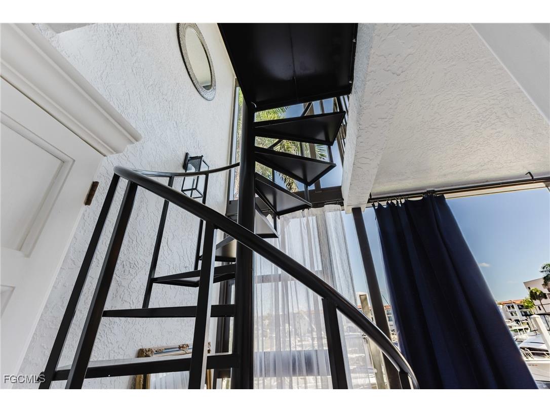 801 River Point Drive #102A Naples FL 34102 2025018135 image21