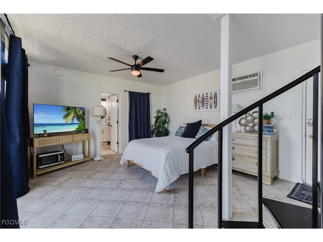 801 River Point Drive #102A Naples FL 34102 2025018135 image22