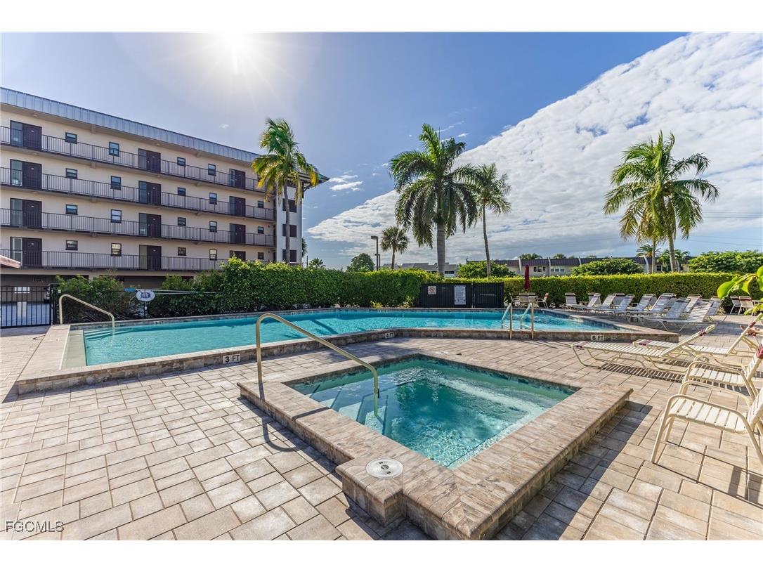 801 River Point Drive #102A Naples FL 34102 2025018135 image27