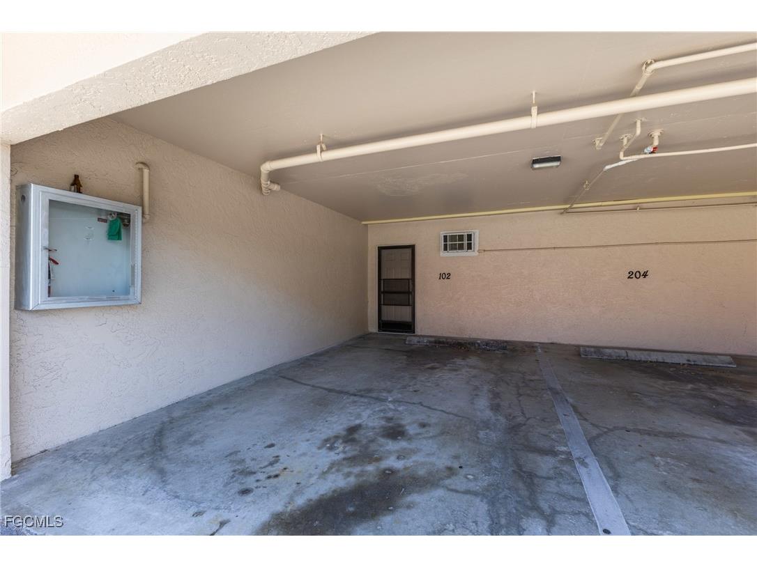 801 River Point Drive #102A Naples FL 34102 2025018135 image36