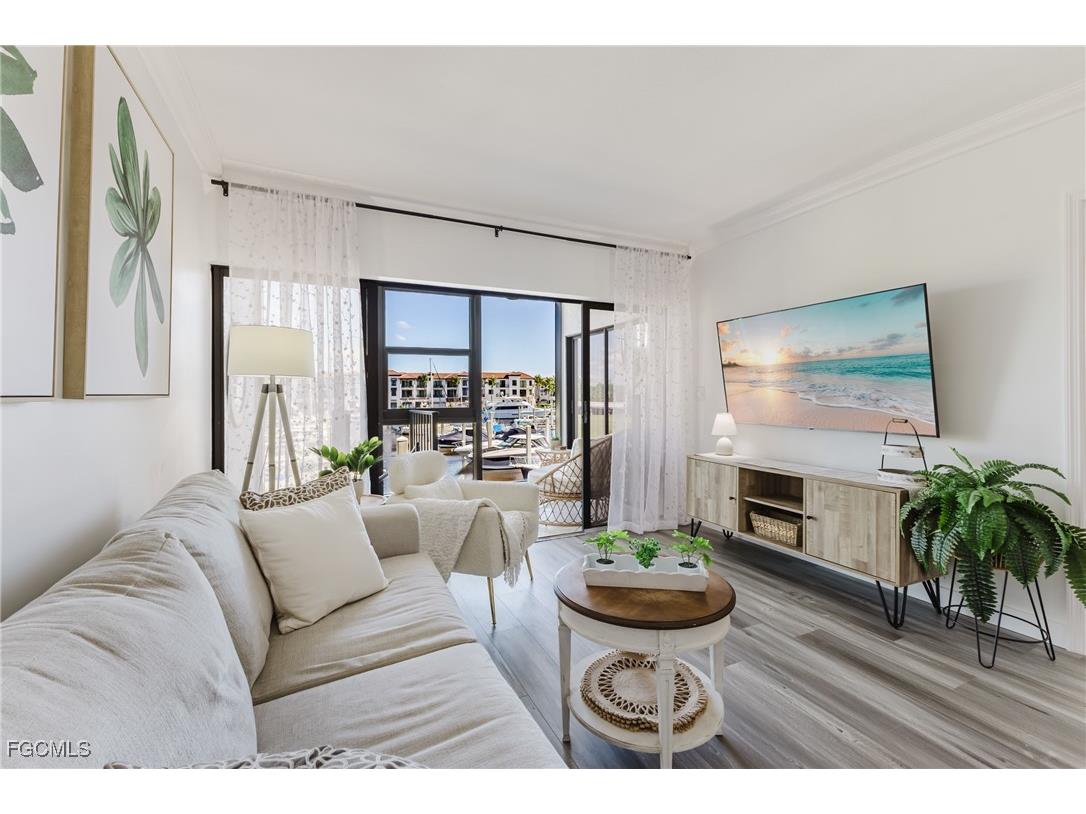 801 River Point Drive #102A Naples FL 34102 2025018135 image5