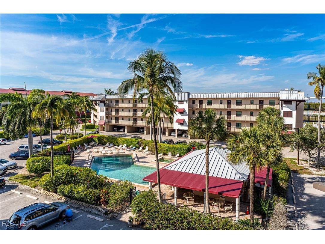 801 River Point Drive #201A Naples FL 34102 2025020295 image1