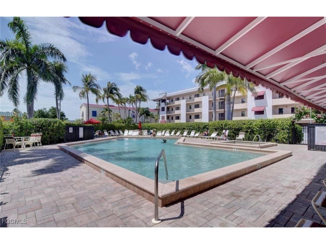 801 River Point Drive #201A Naples FL 34102 2025020295 image24